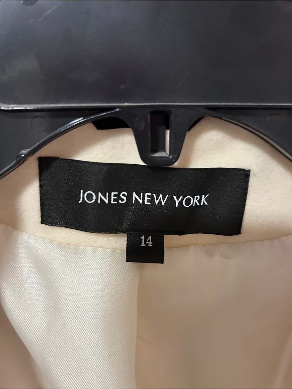 Jones New York Women's Cream Coat - Classic Collar